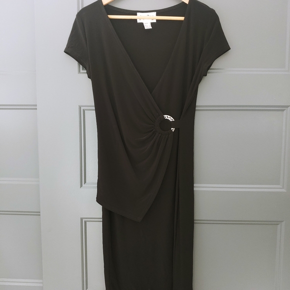 Perfect black dress - Picture 3 of 4